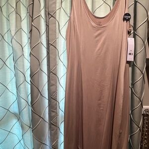 Jones New York Sleek Tan Sleeveless full Slip